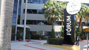 Loja &eacute; condenada a indenizar cliente impedida de levar compras j&aacute; pagas na Capital