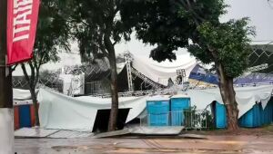 Temporal r&aacute;pido causa estragos e cancela show gratuito do encerramento da 86&ordf; Expogrande