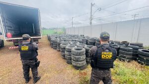 DOF apreende caminh&atilde;o "recheado" de pneus na MS-156