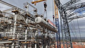Arauco instala estrutura de 300 toneladas na maior caldeira do mundo