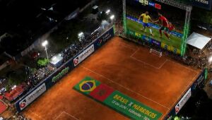 Homem &eacute; executado com tiros na cabe&ccedil;a durante jogo do Brasil em pra&ccedil;a