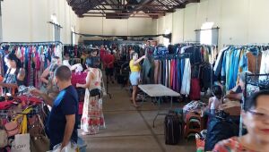 Evento re&uacute;ne 60 brech&oacute;s com 25 mil itens a partir de R$ 2,00