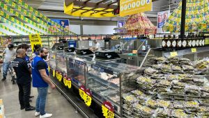 Fiscaliza&ccedil;&atilde;o apreende 650 kg de alimentos impr&oacute;prios em atacado de Campo Grande
