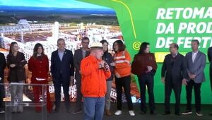 Em MS, Lula retoma obra em f&aacute;brica de fertilizantes parada h&aacute; 11 anos