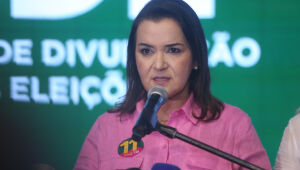 Justi&ccedil;a arquiva inqu&eacute;rito contra Adriane Lopes por fala sobre "centro de macumba"
