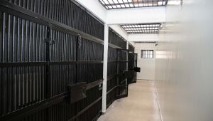 Justi&ccedil;a pro&iacute;be que presos fiquem detidos em delegacias de MS