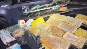 Enquadro em Campo Grande termina em achado de arsenal que tinha at&eacute; arco tipo 'besta'