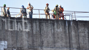 Trabalhadores sofrem intoxica&ccedil;&atilde;o em obra do Belas Artes e resgate mobiliza dezenas de bombeiros