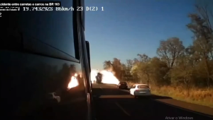 Acidente entre carretas paralisa tr&aacute;fego durante 10 horas na BR 163