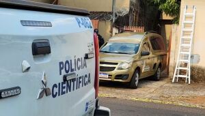 Pol&iacute;cia procura suspeito ap&oacute;s mulher ser encontrada morta pela m&atilde;e em Campo Grande