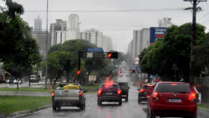 Primavera come&ccedil;a com frente fria, tempestades e queda de temperatura em MS