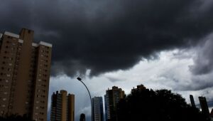 Campo Grande entra em alerta para tempestade com chuva forte e granizo