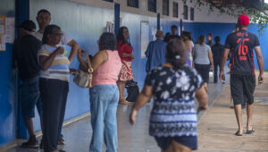 Absten&ccedil;&atilde;o cai no segundo turno e 53 mil eleitores a mais v&atilde;o &agrave;s urnas em MS