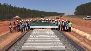 Gigante da celulose come&ccedil;a pen&uacute;ltima etapa do ramal ferrovi&aacute;rio