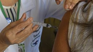 Com 13 mil doses prestes a vencer, MS amplia vacina contra meningite