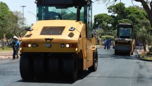 Em meio a pedido de CPI do tapa-buraco, Prefeitura come&ccedil;a a recapear 20 km