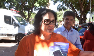 Damares acusa Freixo de uso pol&iacute;tico em patroc&iacute;nio da Embratur a escola que homenagear&aacute; Lula