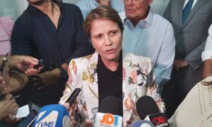 Tereza Cristina diz que Adriane vai apresentar projeto para Campo Grande "na hora certa"