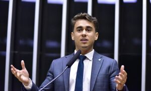 Mesmo ap&oacute;s morte de menina em MS, Nikolas Ferreira defende Discord