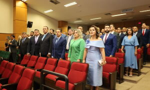 Prefeita e vereadores eleitos são diplomados pelo TRE