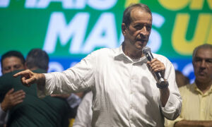 Valdemar diz que candidatura de Fl&aacute;vio Bolsonaro ao Planalto &eacute; 'vi&aacute;vel e irrevers&iacute;vel'