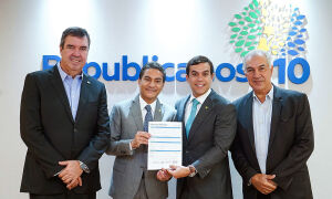 Beto Pereira se filia ao Republicanos apadrinhado por Riedel, Azambuja e Pereira