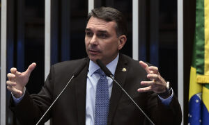 Fl&aacute;vio cresce 3,69 pontos porcentuais e amplia vantagem sobre Lula no Estado