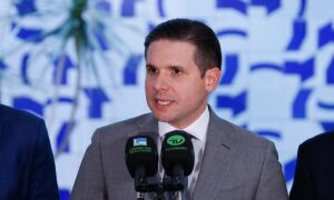 Hugo Motta defende fim da escala 6x1 e fala em texto de converg&ecirc;ncia sobre o tema