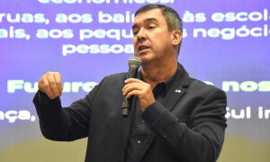 "Pol&iacute;tica &eacute; coisa s&eacute;ria e n&atilde;o entro nessa discuss&atilde;o", diz Riedel sobre v&iacute;deo de Catan com ataques 