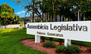 Assembleia Legislativa afirma que contrato de alimenta&ccedil;&atilde;o segue crit&eacute;rios t&eacute;cnicos