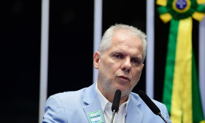 Ex-presidente do INSS usava c&oacute;digo para repasse de propina a pizzaria, diz PF