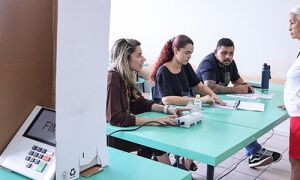 Justi&ccedil;a Eleitoral come&ccedil;a a convocar mes&aacute;rios para as elei&ccedil;&otilde;es de 2026