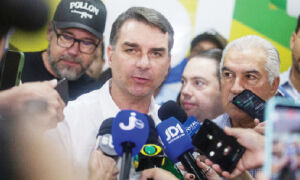 Fl&aacute;vio Bolsonaro cobra voto de C&aacute;rmen L&uacute;cia para abertura de investiga&ccedil;&atilde;o contra Moraes
