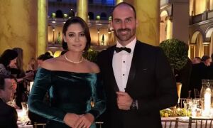 Eduardo Bolsonaro endossa cr&iacute;tica a Michelle e reacende tens&atilde;o na fam&iacute;lia durante campanha