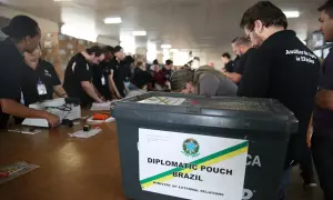 Quase 1 milh&atilde;o de brasileiros no exterior poder&atilde;o votar nas elei&ccedil;&otilde;es