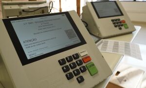 Fiscal &eacute; presa por usar camiseta de candidato e eleitor &eacute; levado &agrave; PF em Campo Grande