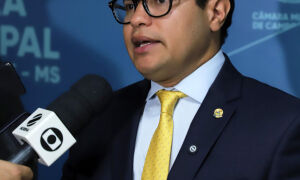 Papy aponta 12 interessados em cinco vagas na CPI do Tapa-Buraco