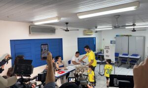 Catan vota em Campo Grande e critica estrutura pol&iacute;tica tradicional