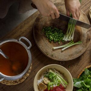 Nutricionista defende abordagem que une corpo, mente e emoções para tratar desequilíbrios hormonais