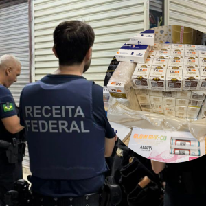 Operação da PF apreende canetas emagrecedoras no Camelódromo