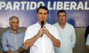 Fl&aacute;vio Bolsonaro lidera com 40%, contra 30% de Lula, em Mato Grosso do Sul