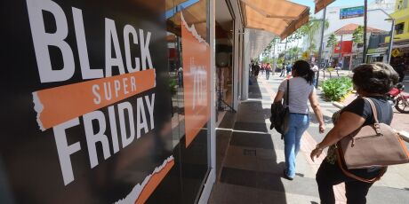 Black Friday: Saiba como monitorar preços para não cair em falsas promoções