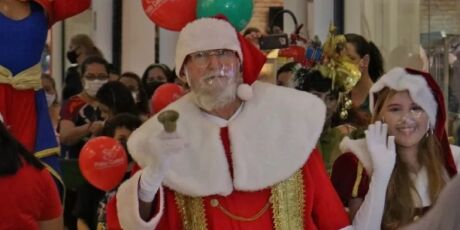 Barba branca, barriga e sal&aacute;rio gordo: vaga de Papai Noel paga at&eacute; R$ 22 mil