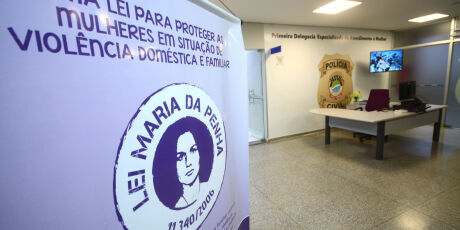 Mulher em situação de violência doméstica é acolhida pela Defensoria