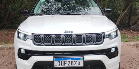 Avaliação do híbrido plug-in Jeep Compass 4xe 