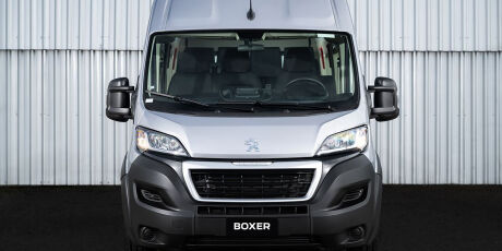 Peugeot mostra as novidades em sua linha 2024 de veículos utilitários