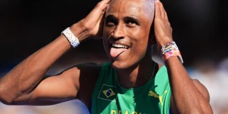 Alison dos Santos bate recorde mundial dos 400m com barreiras em Zurique