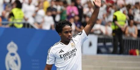 Endrick tem boa atua&ccedil;&atilde;o, n&atilde;o marca, mas d&aacute; assist&ecirc;ncia na derrota do Lyon para o Toulouse