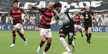 Flamengo segura Corinthians com um a menos e vai à final da Copa do Brasil