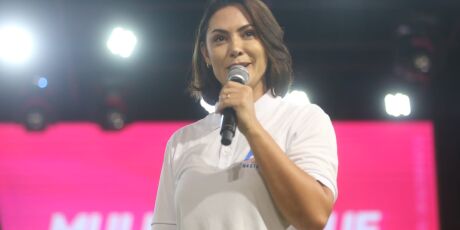 Michelle se re&uacute;ne com Moraes no STF ap&oacute;s PGR defender pris&atilde;o domiciliar para Jair Bolsonaro